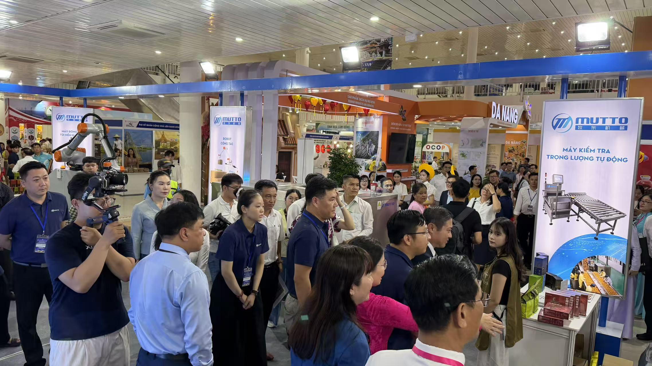 Hình ảnh Mutto kết nối với khách mời